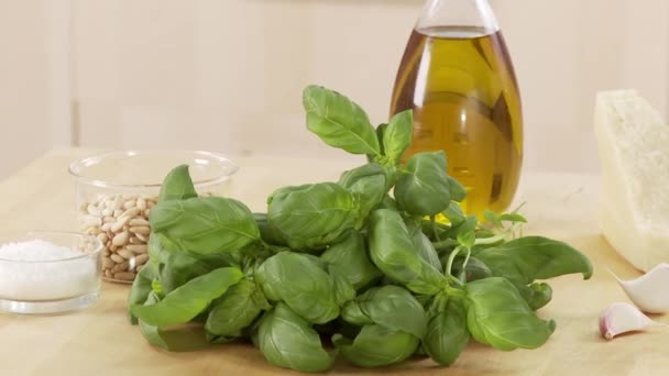 Ingredientes para pesto — Vídeo de Stock