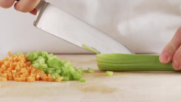 Celer je nakrájíme na tyčinky — Stock video