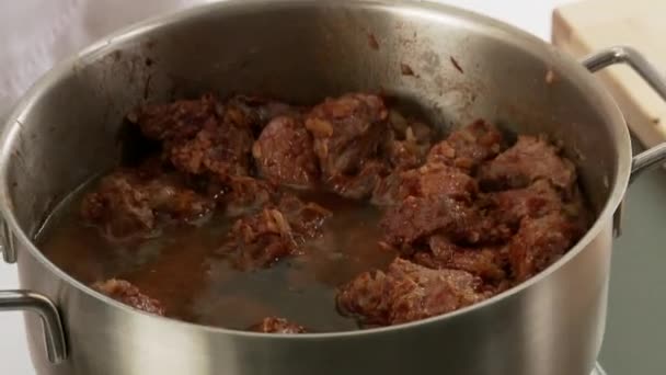 Goulash with meat stock — Stock Video