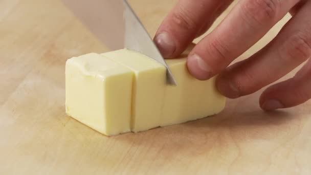 Butter wird gehackt — Stockvideo