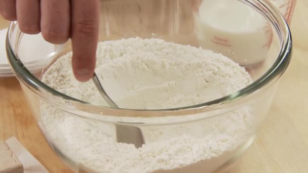 小麦粉とスプーン — ストック動画