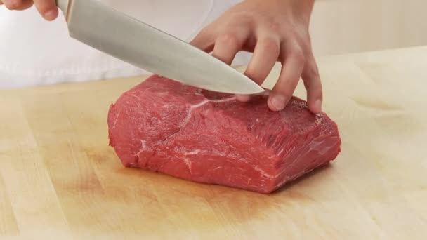 Shoulder of beef being sliced — Stock Video