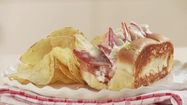 Lobster rolls with chips — Stock Video