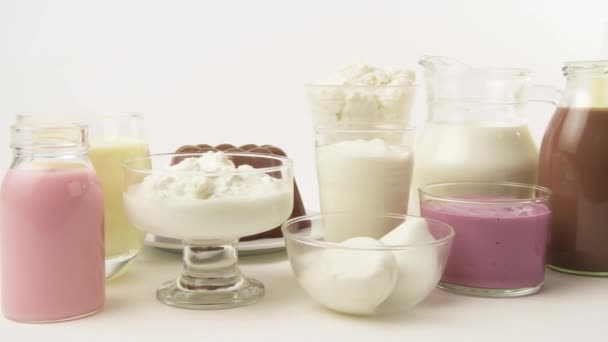 Varios productos lácteos — Vídeo de stock