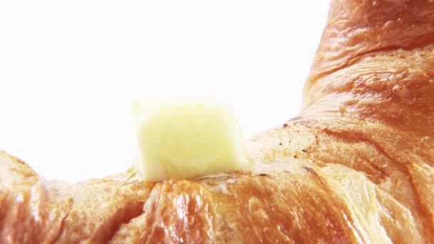 Croissant con burro fuso — Video Stock