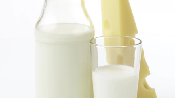 Bottle of milk and glass of milk — Stock Video