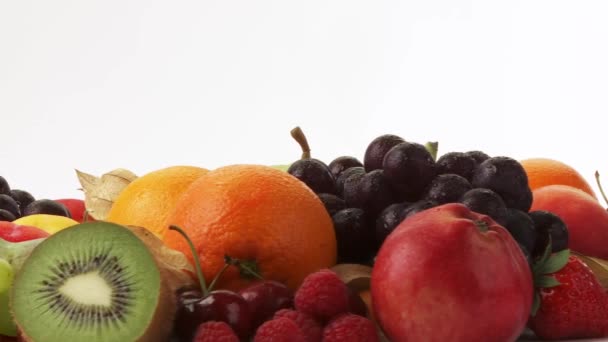 Diferentes frutas variadas — Vídeo de stock
