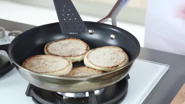 English muffins being toasted — Stock Video