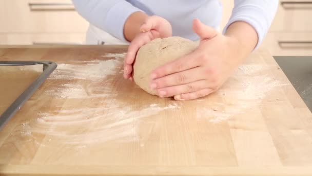 Dough being shaped into a loaf — Stock Video