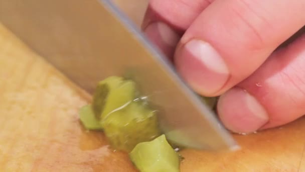 Gherkins being chopped — Stock Video