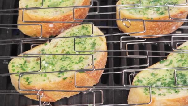 Baguette à l'ail grillée — Video