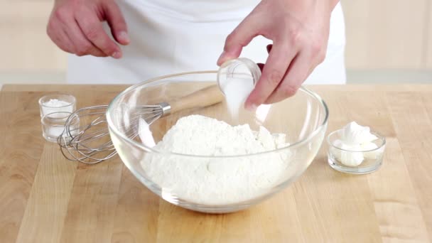 Baking powder mixture — Stock Video