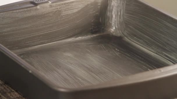 Miscela di zucchero fuso sparsa in un piatto — Video Stock