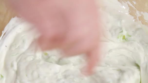 配料酸奶汁混在一起 — 图库视频影像