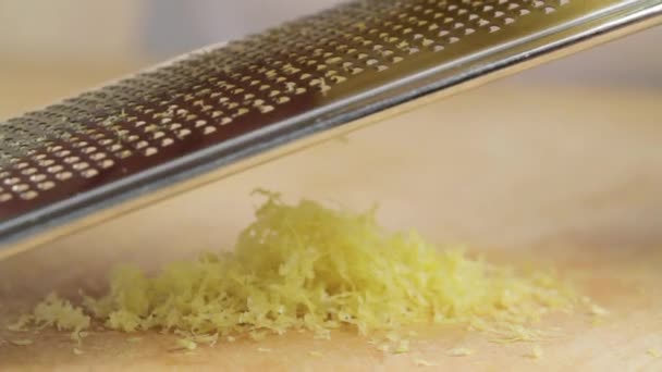 Lemon zest being grated — Stock Video
