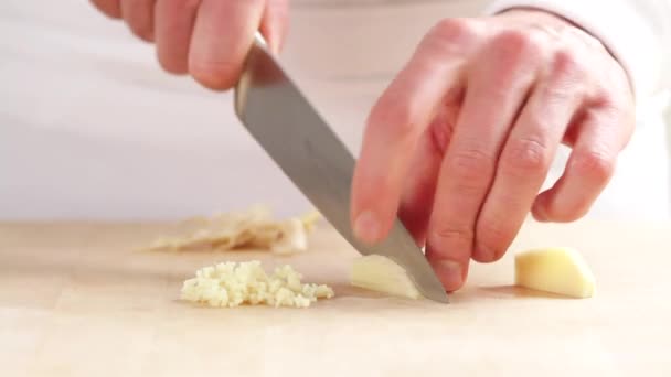 Chopping ginger finely — Stock Video