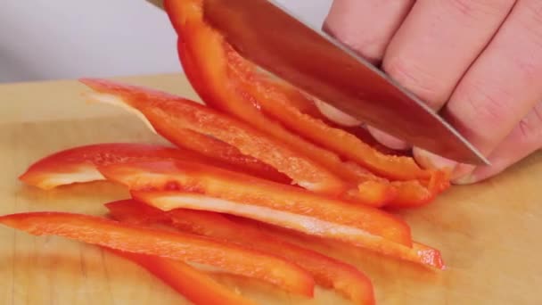 Chopping a red pepper — Stock Video