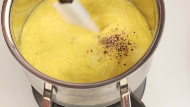 Sauce au yaourt indien — Video