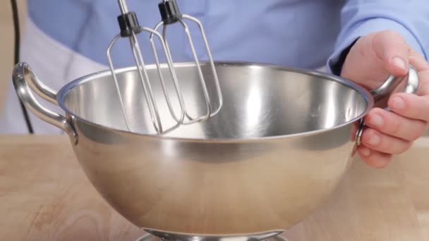Ingredients in a mixing bowl — Stock Video