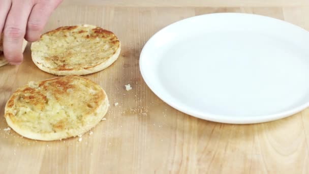 English muffins with ham — Stock Video