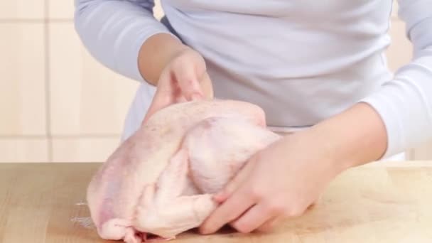 Chicken being patted dry — Stock Video
