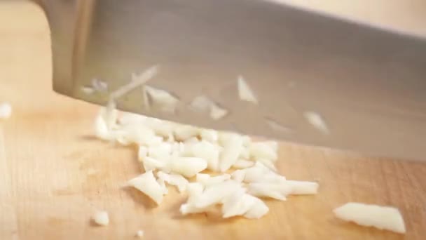 Česnek, jemně nasekané — Stock video