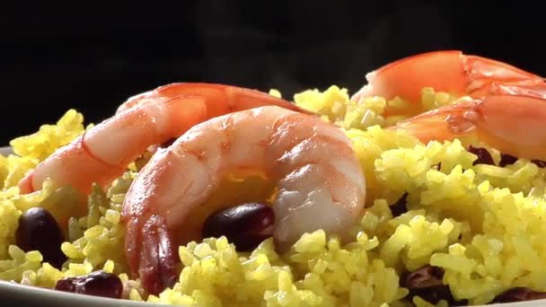 Żółty ryż z krewetkami — Wideo stockowe