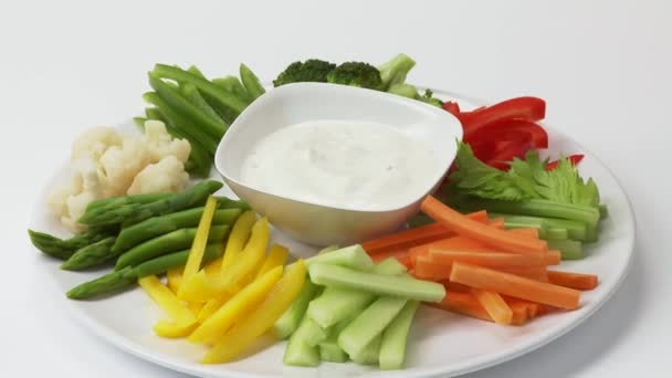 Raw vegetables with dip — Stock Video