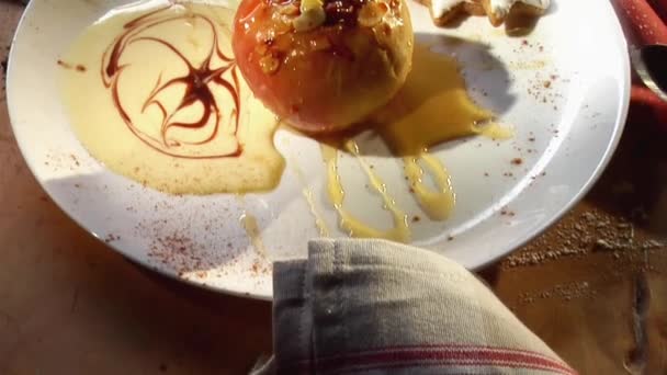 Baked apple with custard — Stock Video