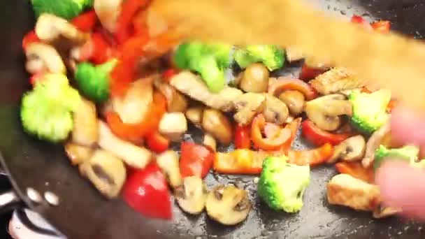 Verdure e petto di pollo — Video Stock