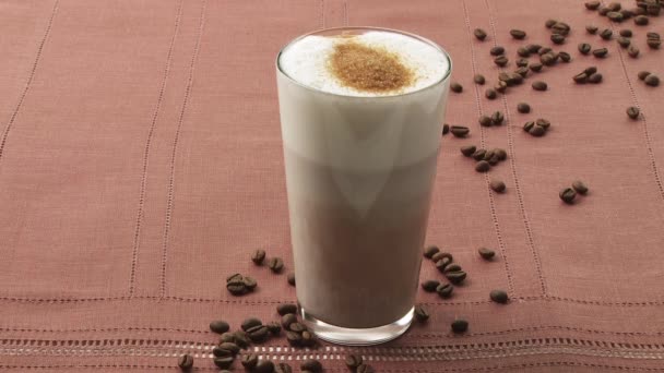 Caffè latte con zucchero di canna — Video Stock