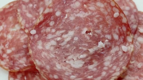 Tranches de salami rotatives — Video