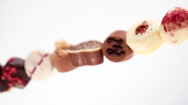 Ligne de chocolats assortis — Video