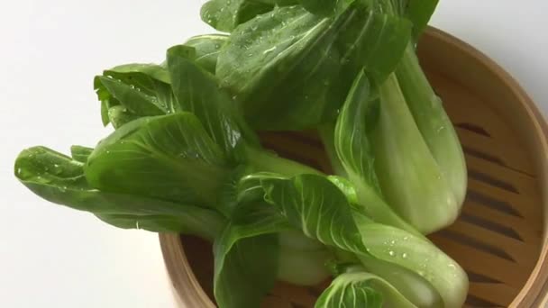 Pak choi bambu sepet içinde — Stok video