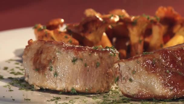 Pork fillet with parsley — Stock Video