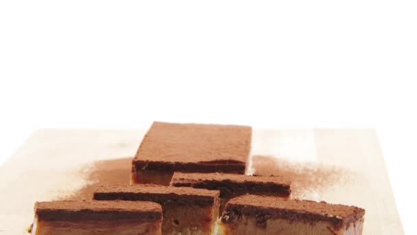 Sliced caramel nut cake — Stock Video