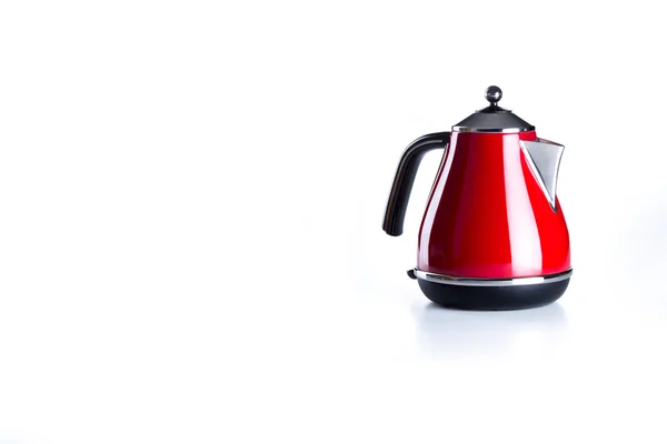 Гарний дизайн сучасного чайника водогрійний котел для вашої кухні зображення ізольоване на білому — стокове фото