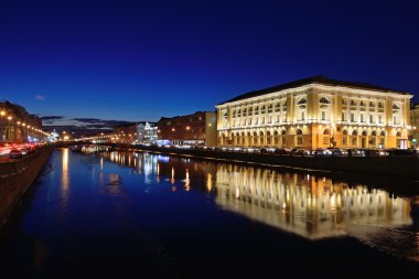 Fontanka Nehri dolgu Lomonosova kare hakkında