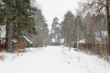 Vyritsa köy içinde yoğun kar yağışı