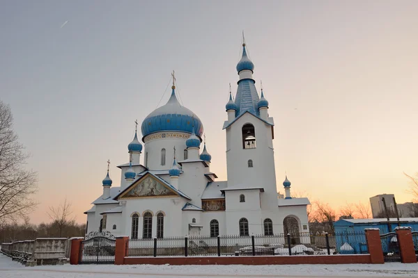 The Church of the Nativity in the Park Pulkovskaya — Stock Photo, Image