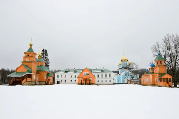 The Church and the wooden buildings — Stock Photo, Image