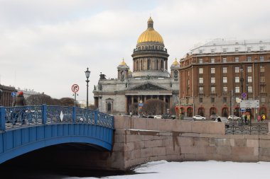 St. Isaac's Katedrali, Astoria hotel, mavi işleniyor