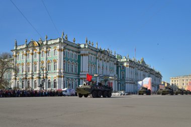 Birim Apc Palace square bir prova o sırasında Sovyetler Birliği bayrağı