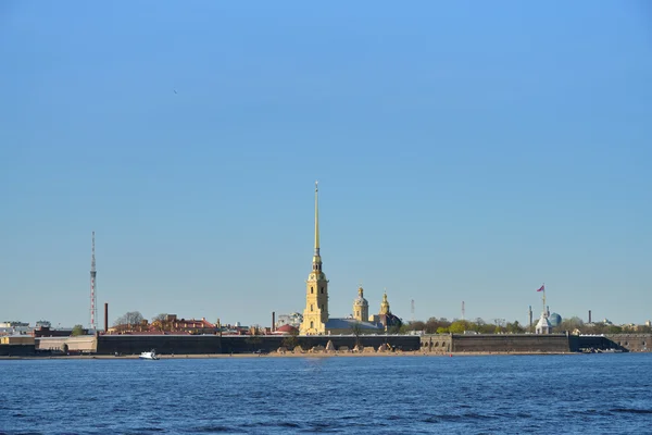 Peter e Paul fortaleza dia claro no verão em São Petersburgo — Fotografia de Stock