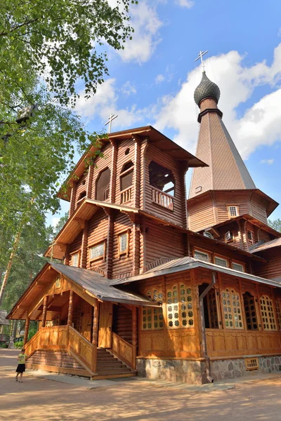 El patio de la Iglesia Ortodoxa del icono kazan de la madre — Foto de Stock