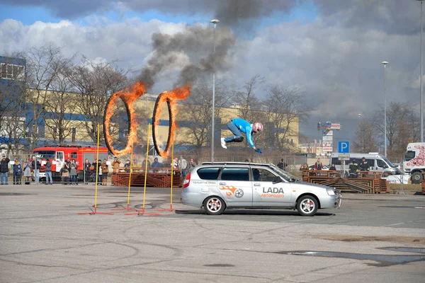 Petersburg Russia Απριλιοσ 2017 Μετάβαση Μέσα Από Δαχτυλίδι Της Πυροσβεστικής — Φωτογραφία Αρχείου