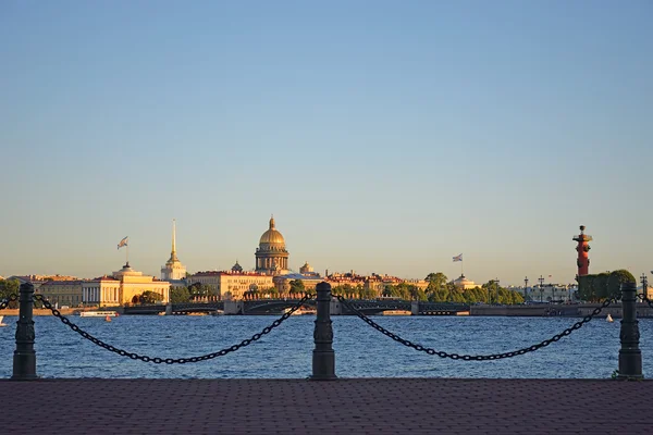 Panoramic view of St. Petersburg with Sachigo Islands, the arrow — Stock Photo, Image