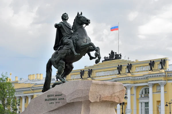 Пам'ятник Петро Великий бронзові вершник на Сенатській площі — стокове фото