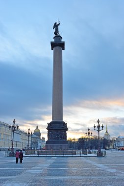 Saray Meydanı ve Alexander sütun bir kış öğleden sonra St. 