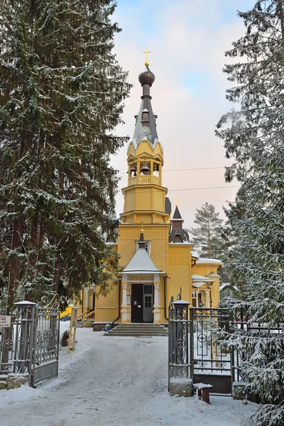 La entrada a la iglesia —  Fotos de Stock